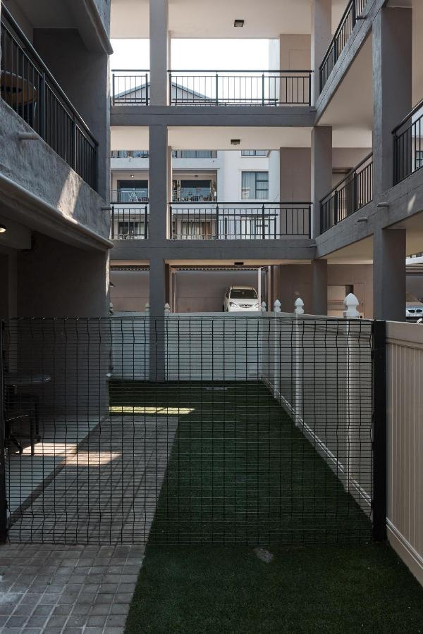 Spacious 2 Bed 2 Bath Apartment Wi-Fi Netflix Backup Power Johannesburg Exterior photo