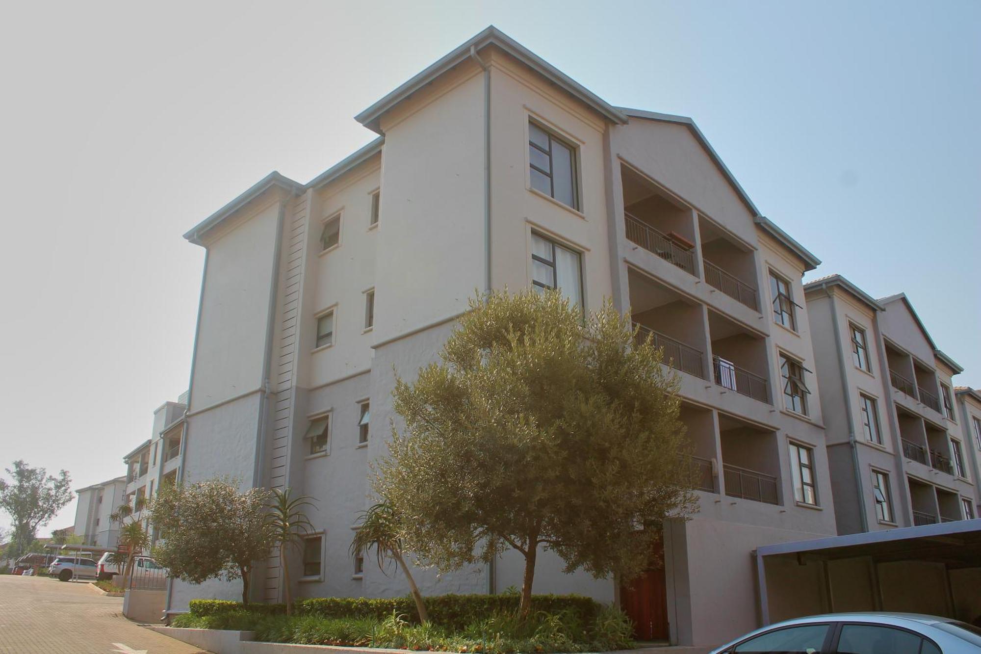 Spacious 2 Bed 2 Bath Apartment Wi-Fi Netflix Backup Power Johannesburg Exterior photo