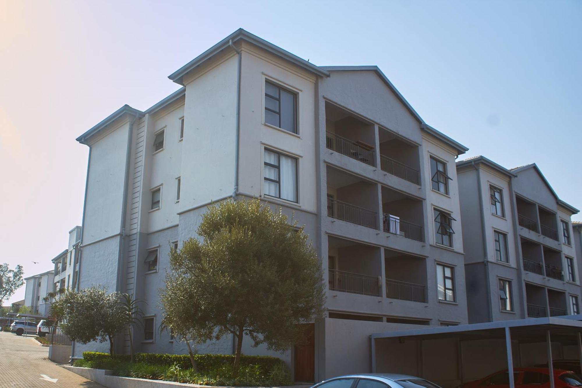 Spacious 2 Bed 2 Bath Apartment Wi-Fi Netflix Backup Power Johannesburg Exterior photo